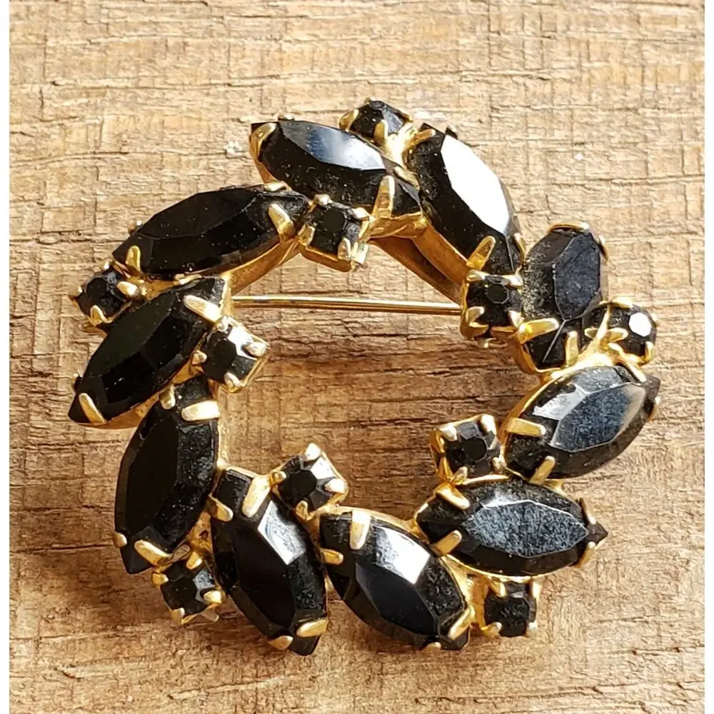 Vintage Black Rhinestone Brooch‎ Pin, Mid-Century Round Glass Wreath go-101